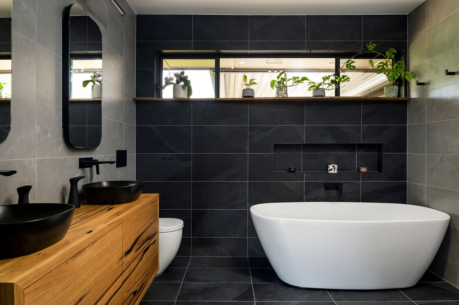 Black & White Bathroom