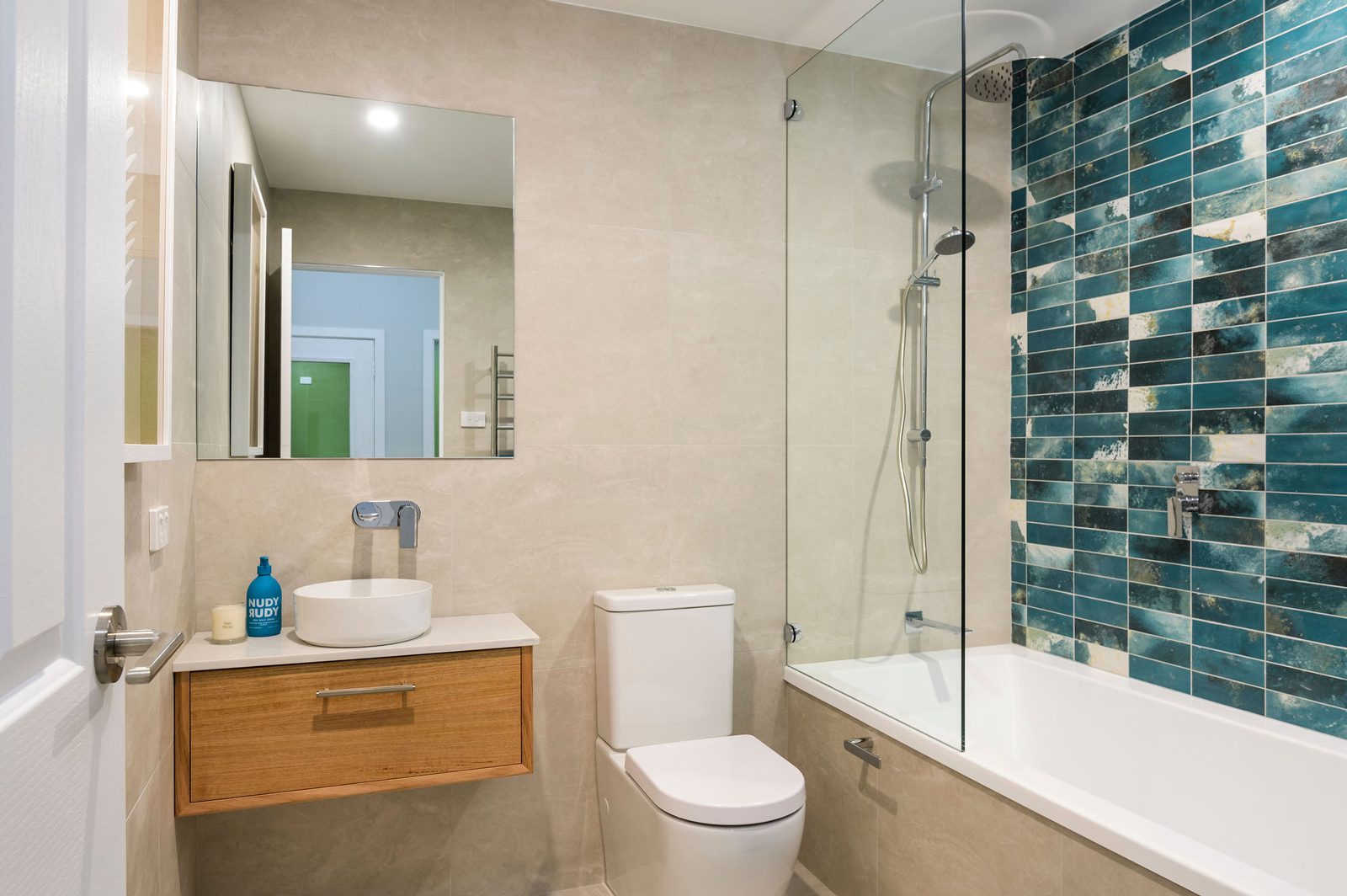 Combined Bath & Shower Bathroom